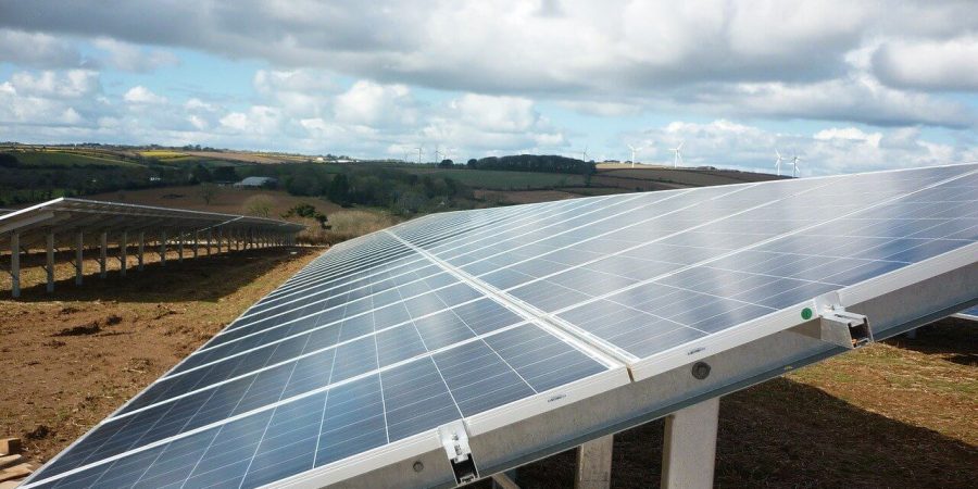 How Solar Energy Benefits the Local Economy